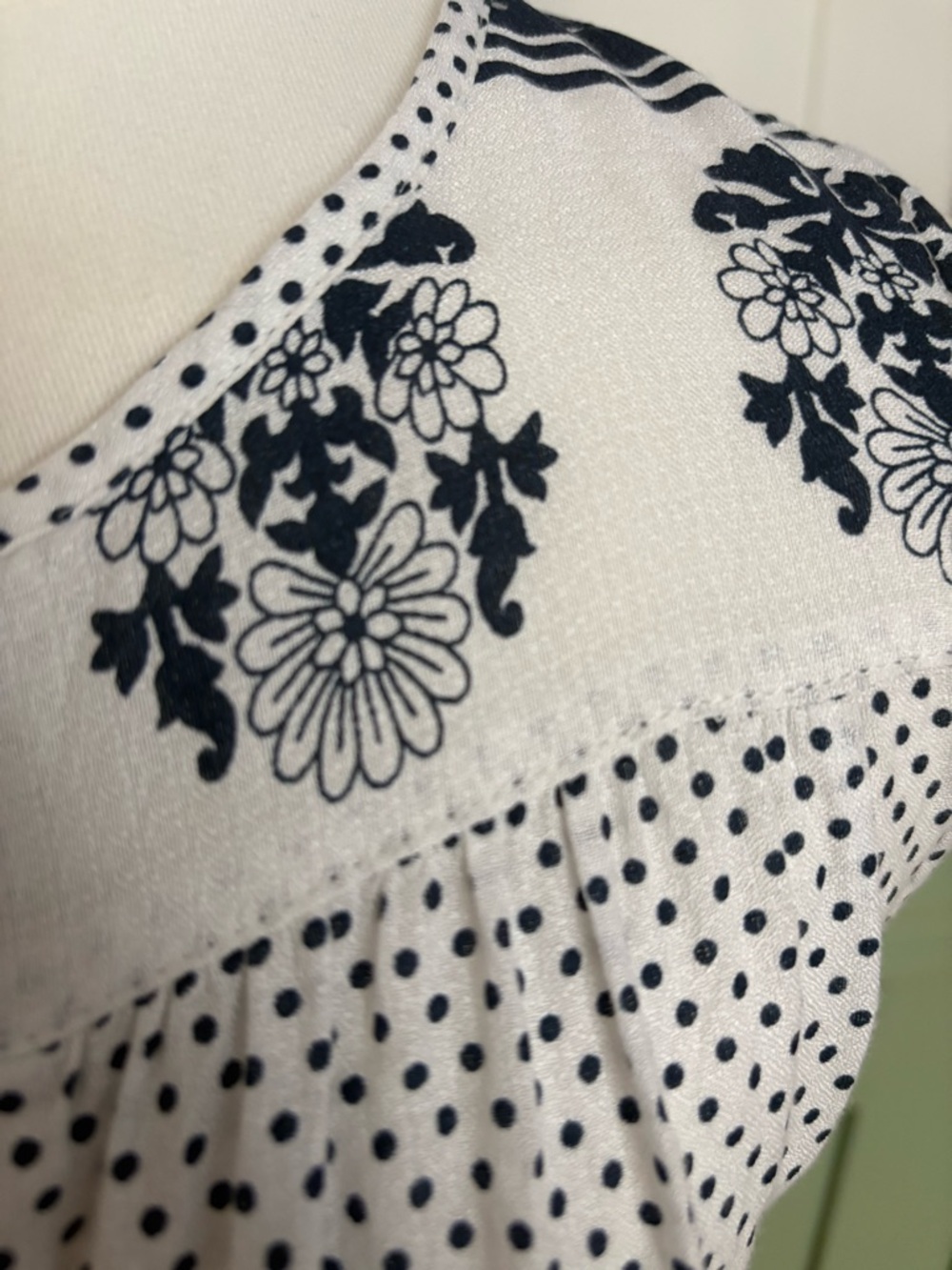 Lucky Brand Peasant-Style Polka-Dot Dress w Decorative Border & Elastic Waist(S) - Picture 6 of 15